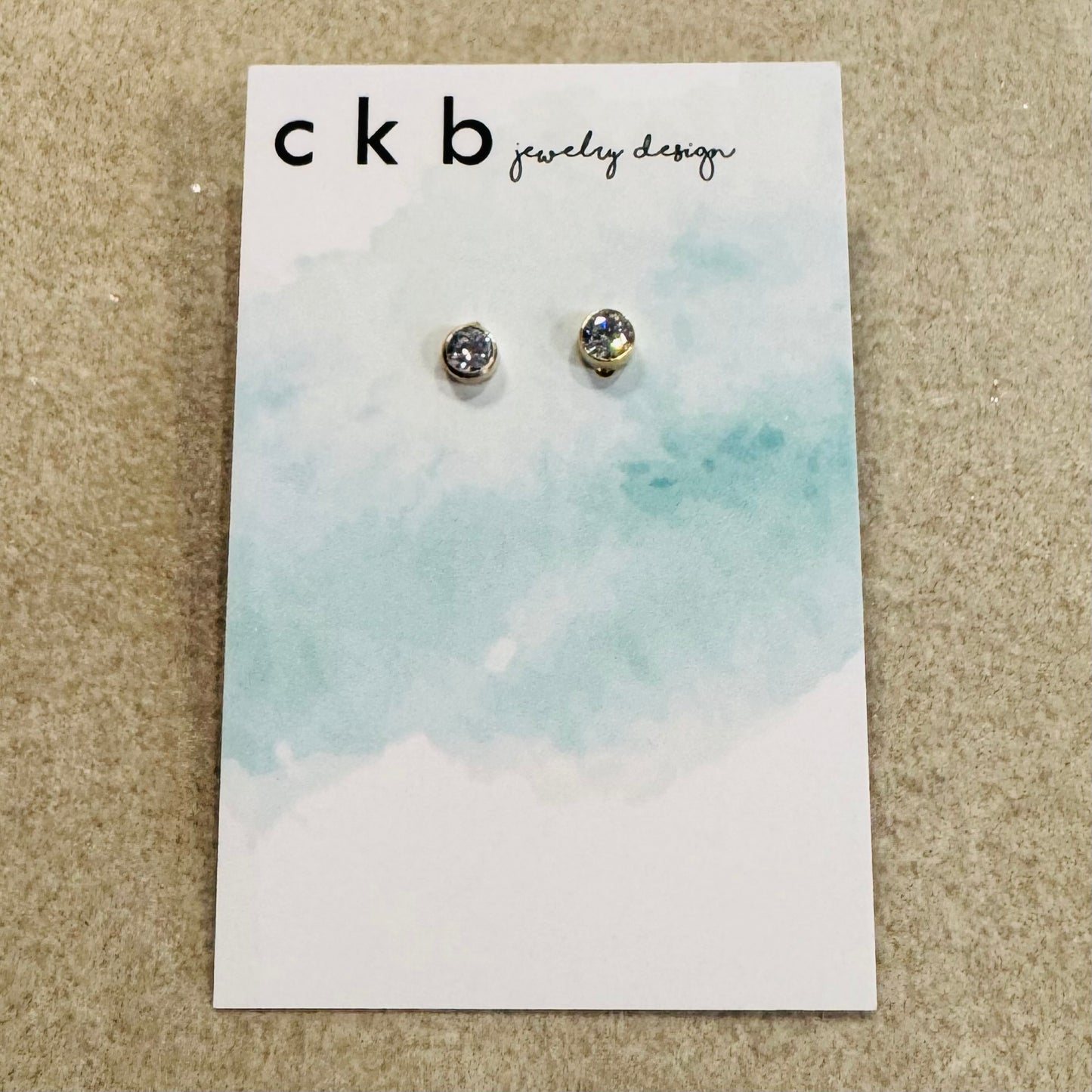 Earring stud