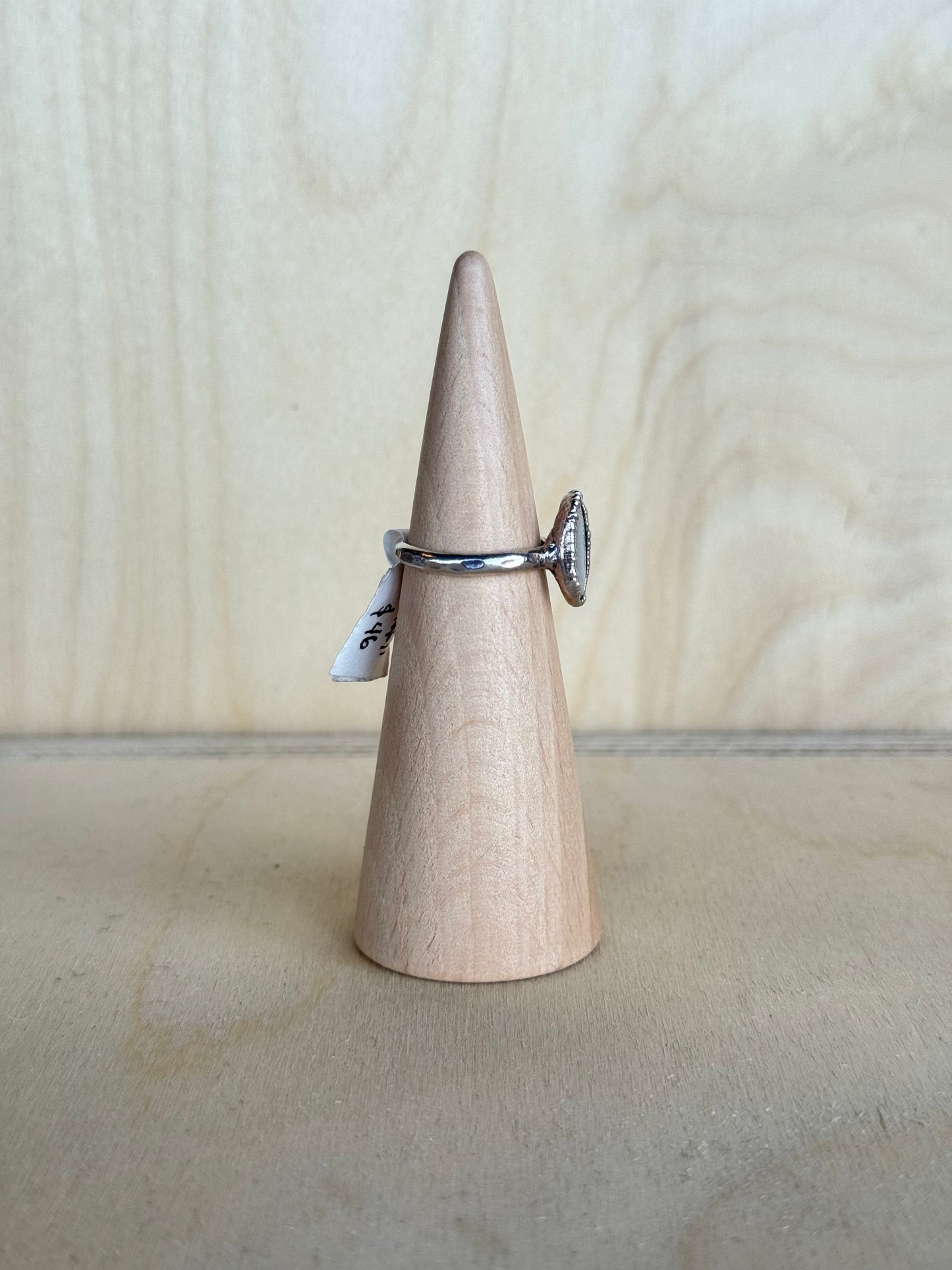 Medium Mother of Pearl Ring