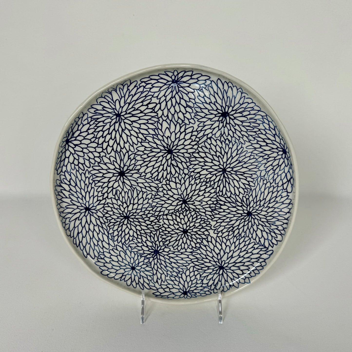 Round Platter with Carved Chrysanthemum