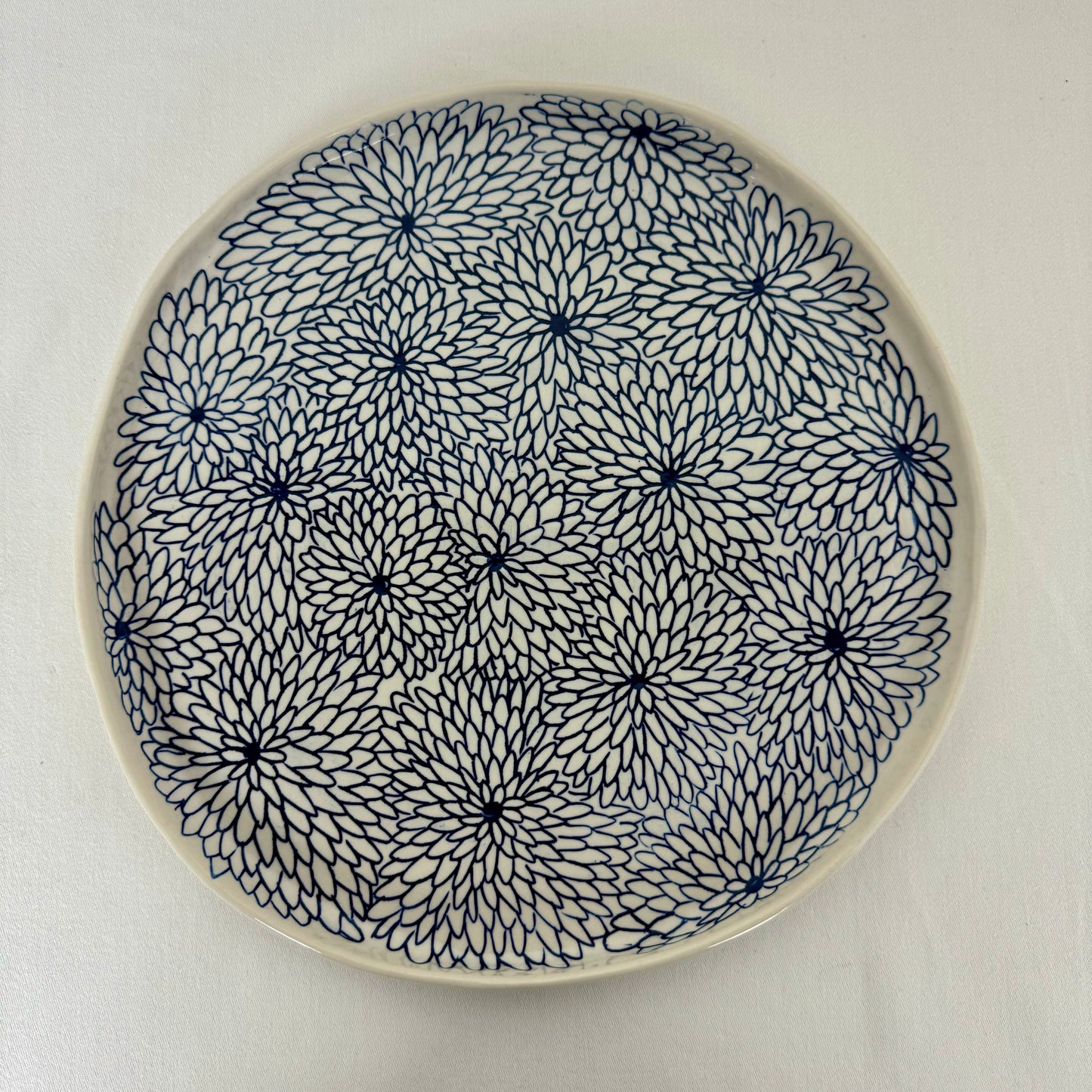 Round Platter with Carved Chrysanthemum