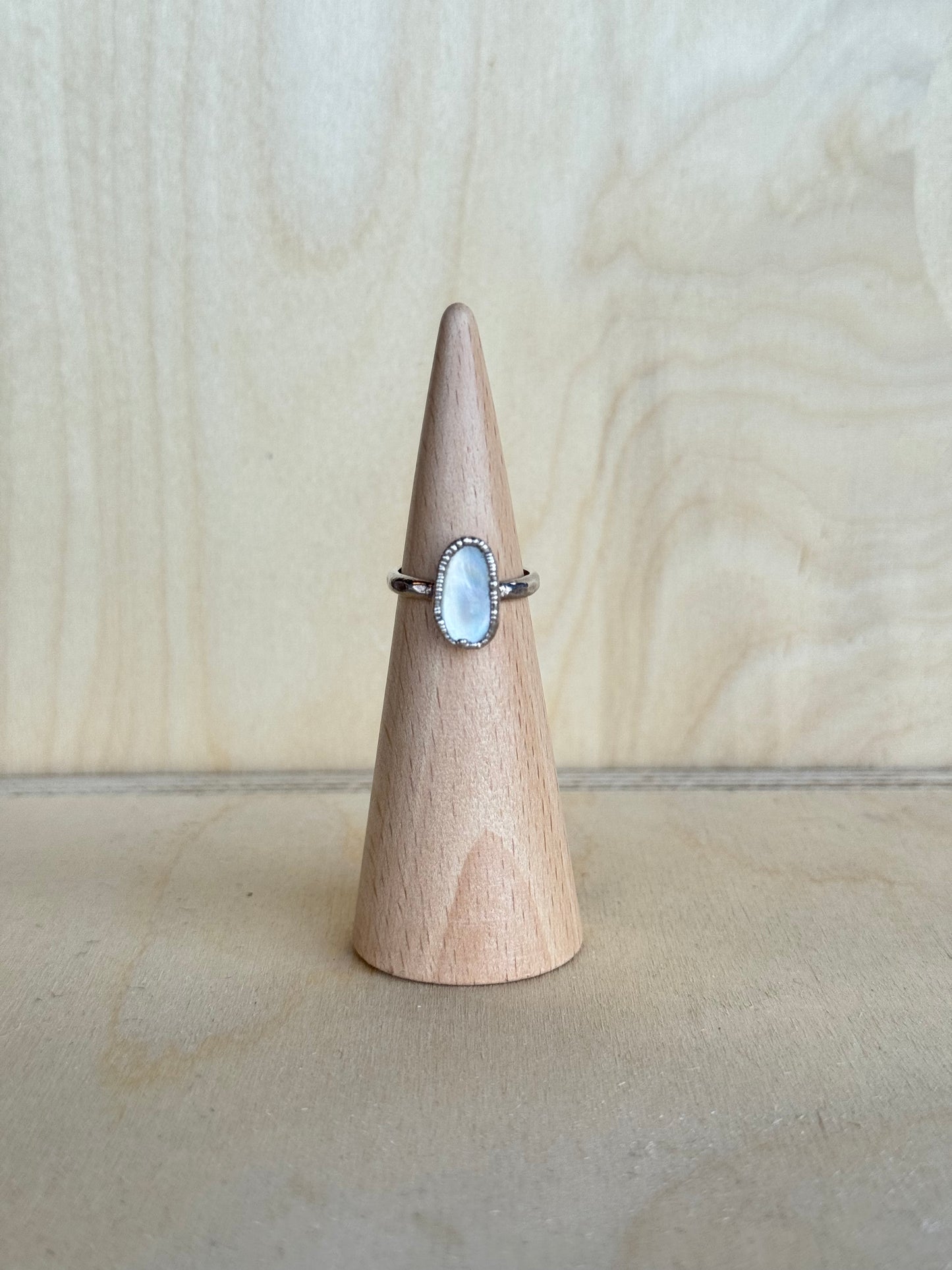 Medium Mother of Pearl Ring