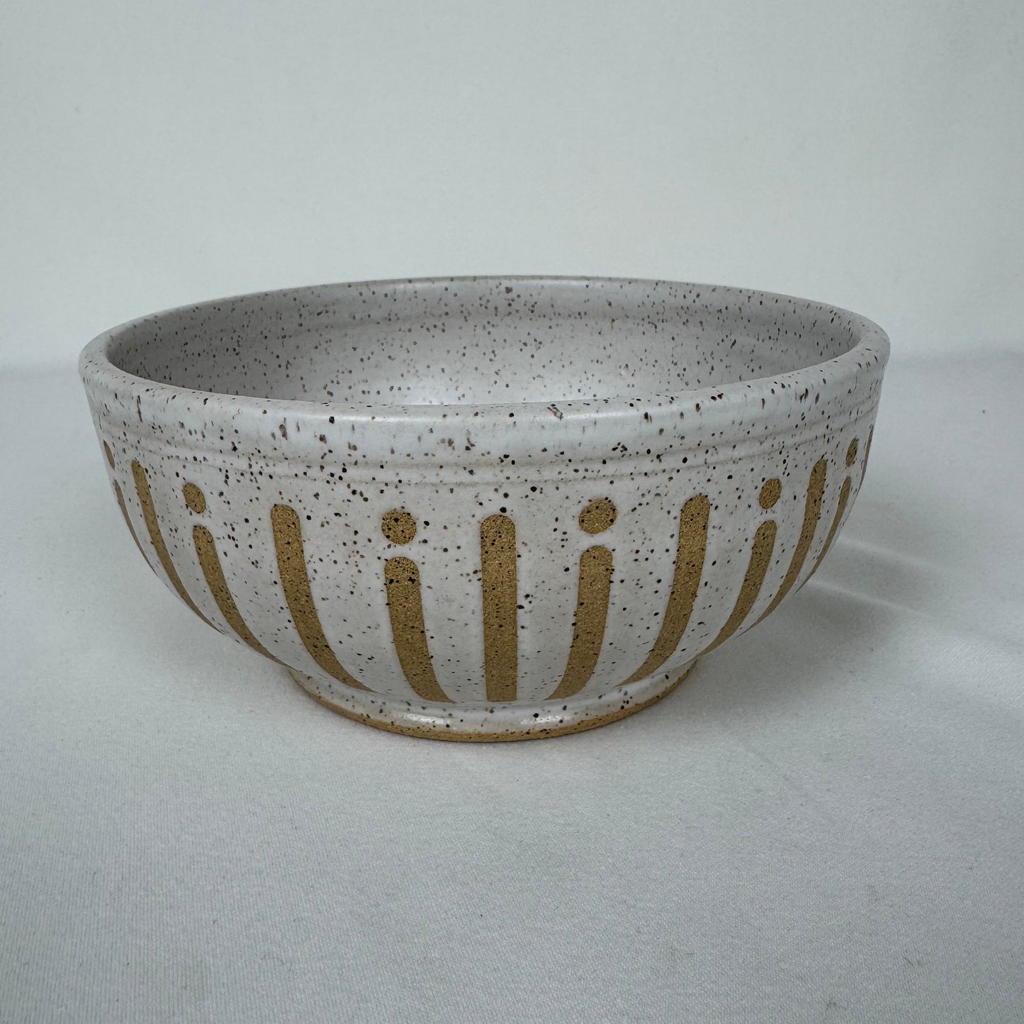 LE Ceramics White Pattern Bowl